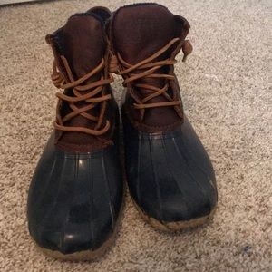 Sperry duct boots, size 9!